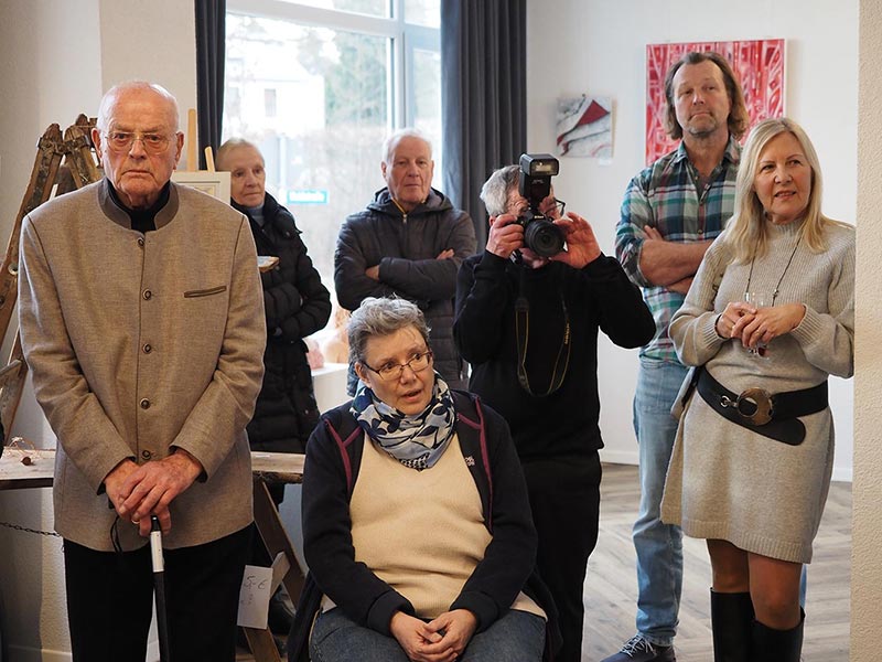 Besucher mit Herrn Dulling von der Neckarquelle