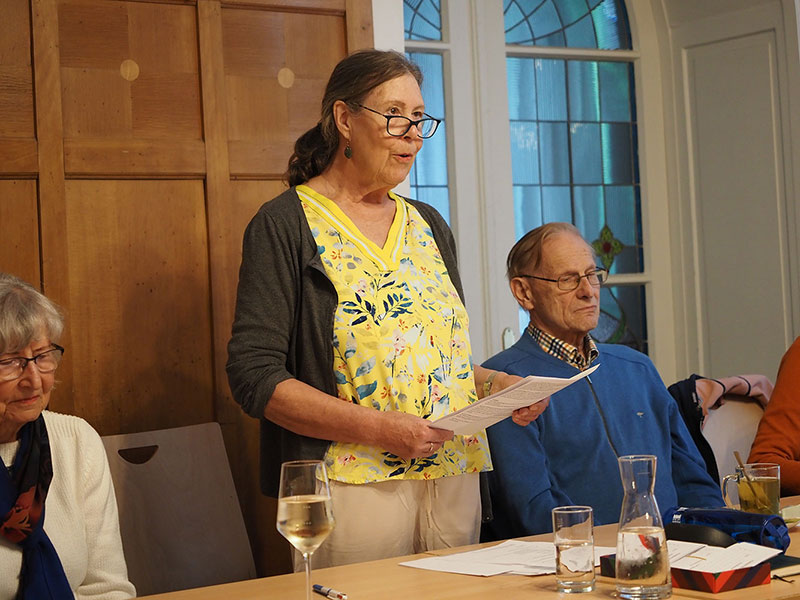 Eröffnungsrede von Doris Arenas mit gesamten Vorstand 
