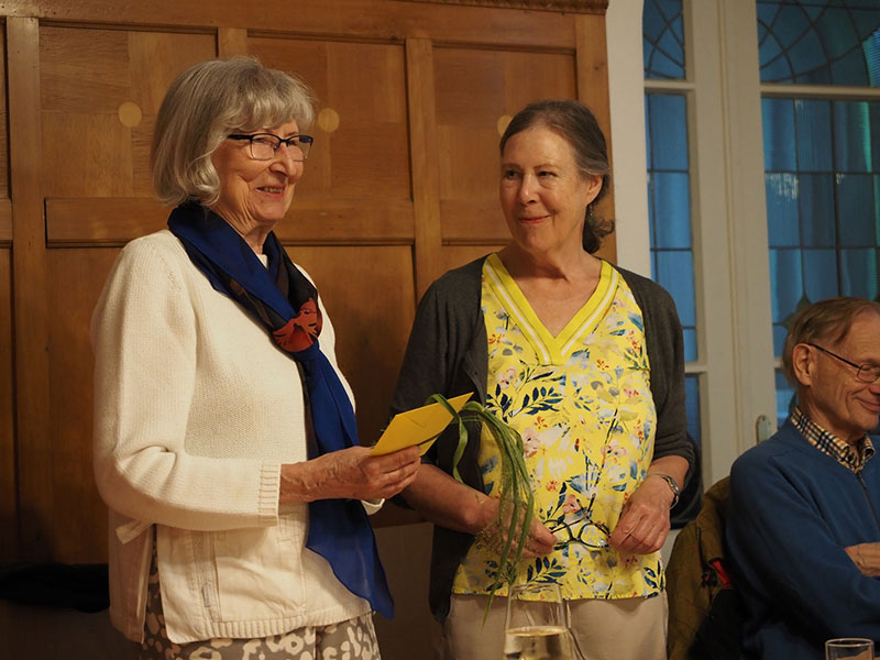 Elfi Bäuerle und Doris Arenas