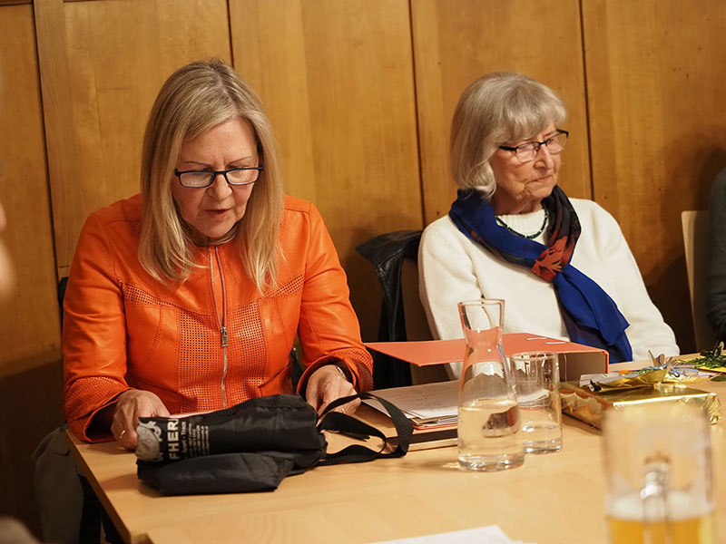 Elke Müller bei ihrem Vortrag


